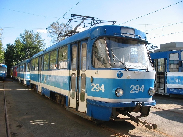 Mahakantav trammivagun trammipargis, suvi 2005. Mahakantav trammivagun trammipargis, suvi 2005.